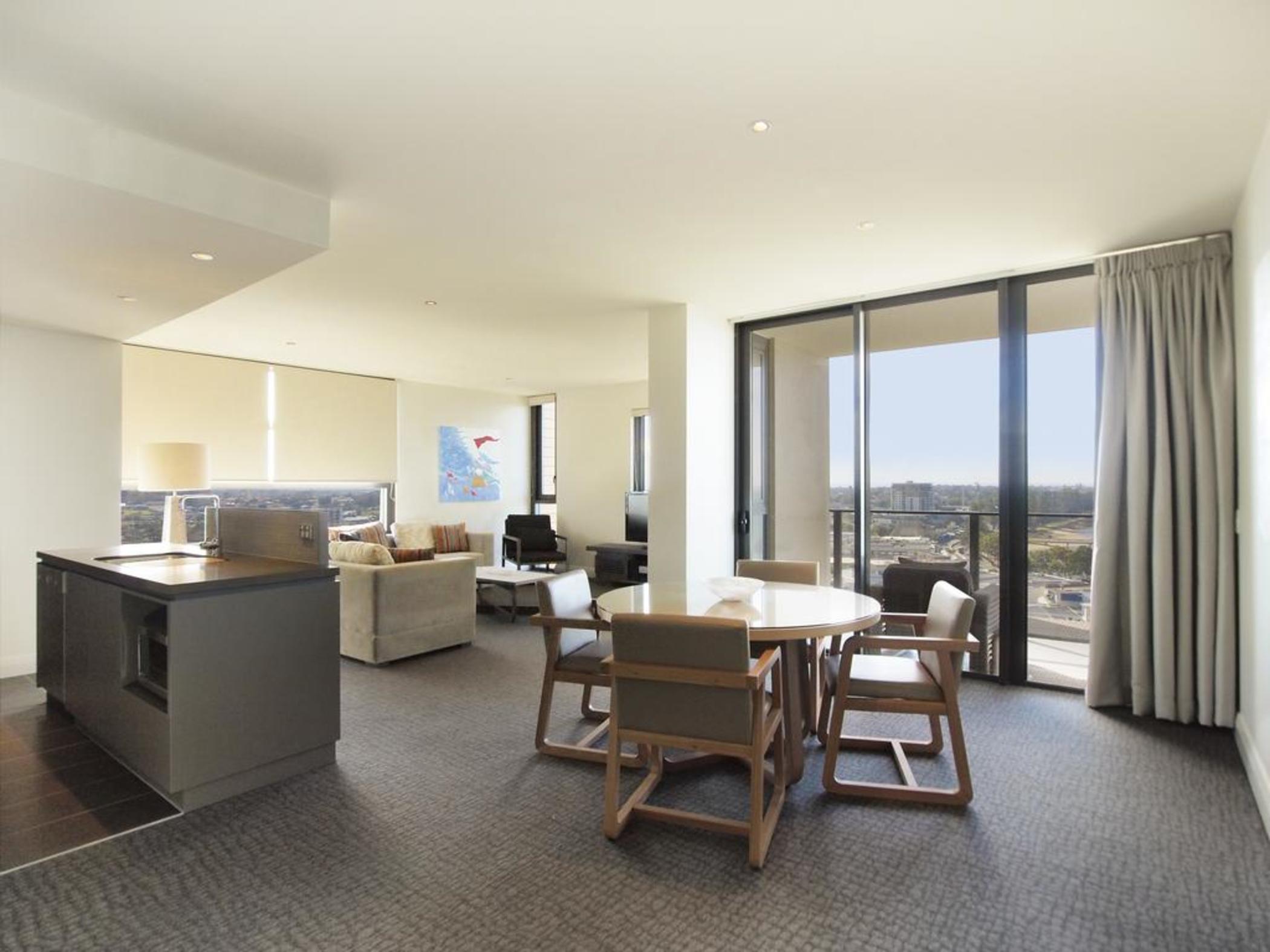 Oaks Redcliffe Mon Komo Suites エクステリア 写真