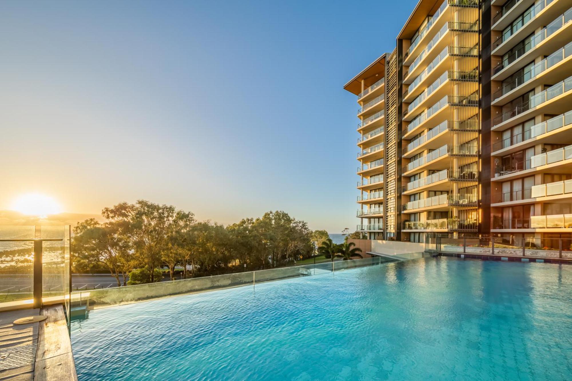 Oaks Redcliffe Mon Komo Suites エクステリア 写真