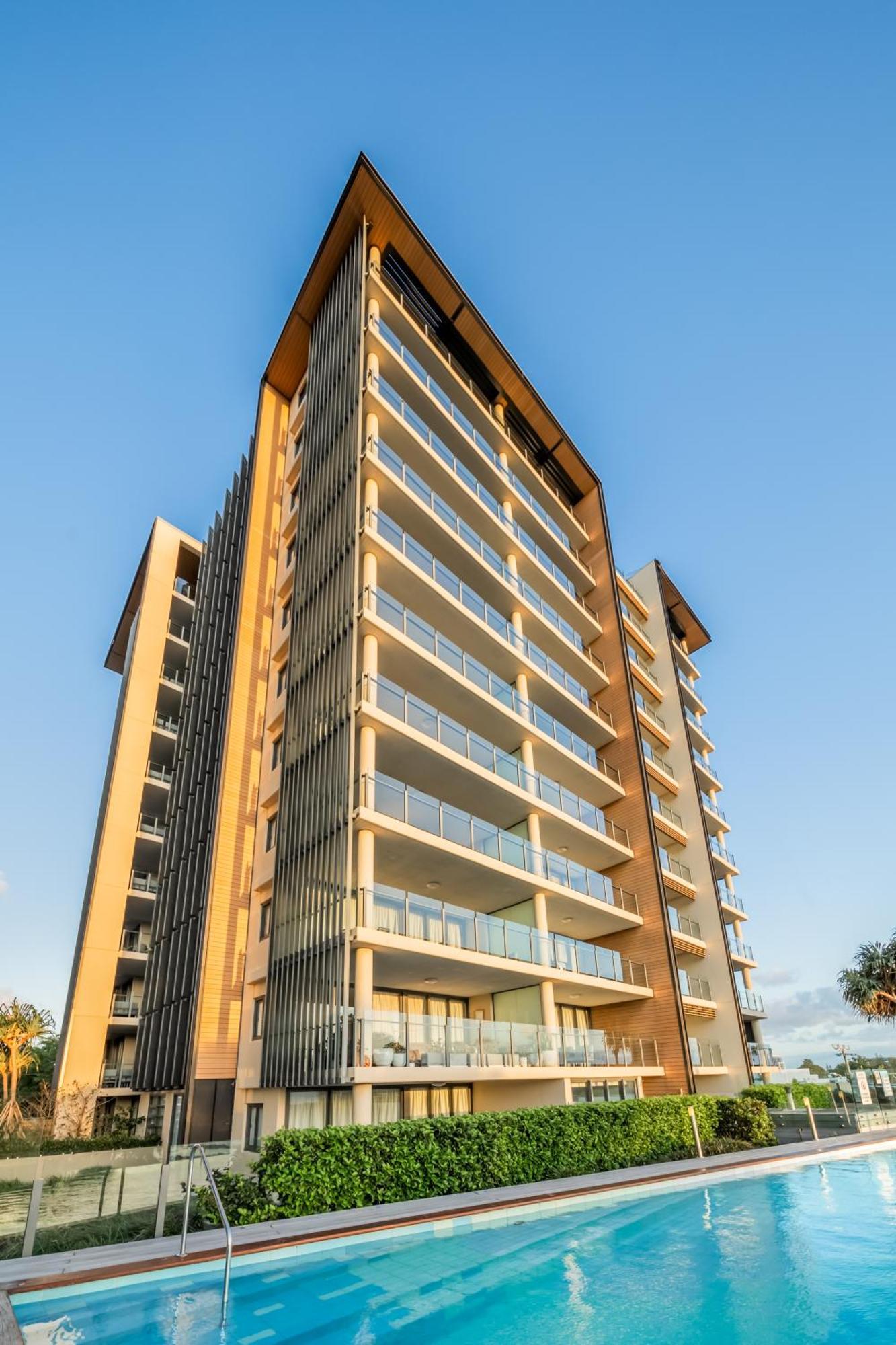 Oaks Redcliffe Mon Komo Suites エクステリア 写真